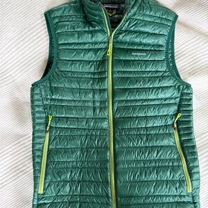 Patagonia Men’s Green Ultralight Vest